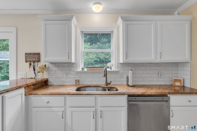 20 Airline Road, Clinton, CT 06413