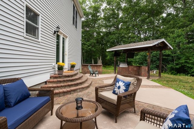 20 Airline Road, Clinton, CT 06413