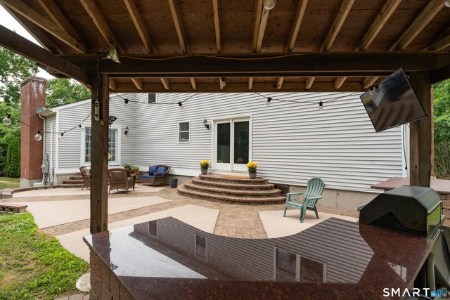 20 Airline Road, Clinton, CT 06413