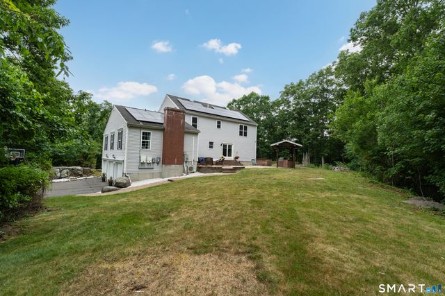 20 Airline Road, Clinton, CT 06413