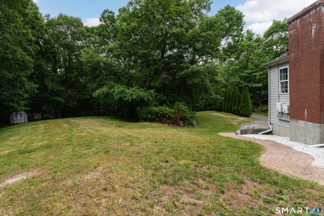 20 Airline Road, Clinton, CT 06413