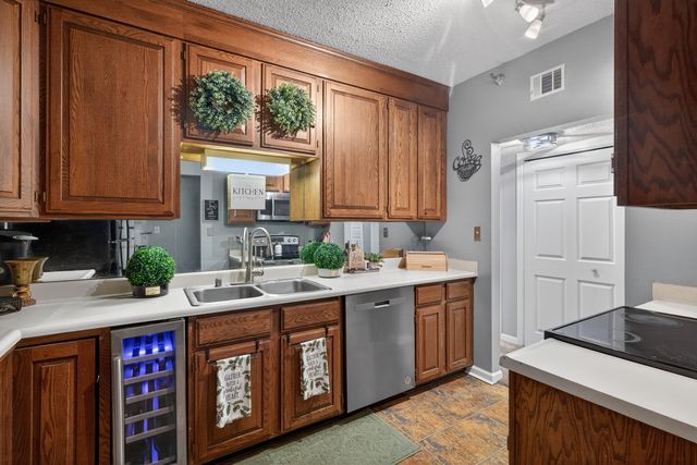 355 S Broadway Unit 202, Lexington, KY 40508