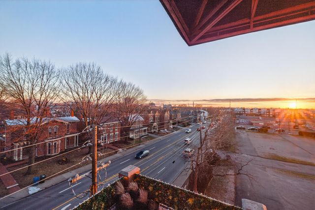 355 S Broadway Unit 202, Lexington, KY 40508