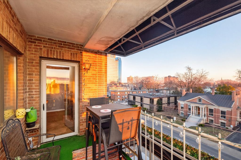 355 S Broadway Unit 202, Lexington, KY 40508