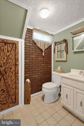 111 N 6TH ST, Mount Wolf, PA 17347