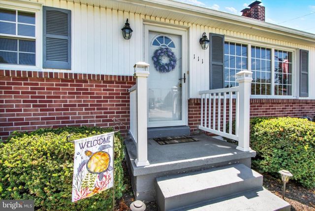 111 N 6TH ST, Mount Wolf, PA 17347