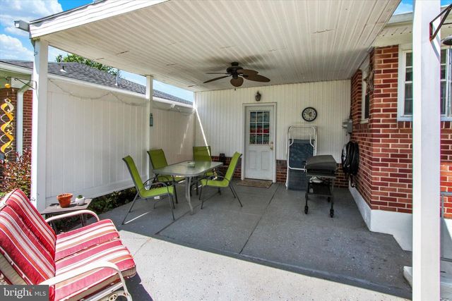 111 N 6TH ST, Mount Wolf, PA 17347