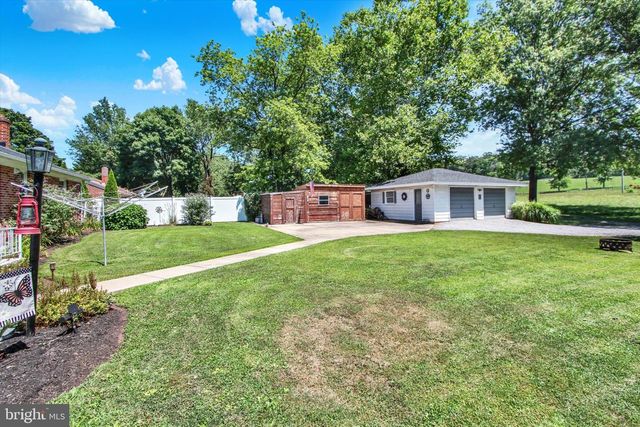 111 N 6TH ST, Mount Wolf, PA 17347