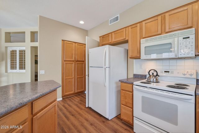 14833 W TOMAHAWK Way, Sun City West, AZ 85375