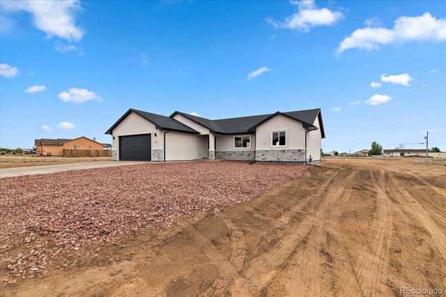 611 E Fredonia Drive, Pueblo West, CO 81007
