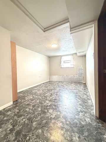 450 E Mulberry Court, Glenwood, IL 60425