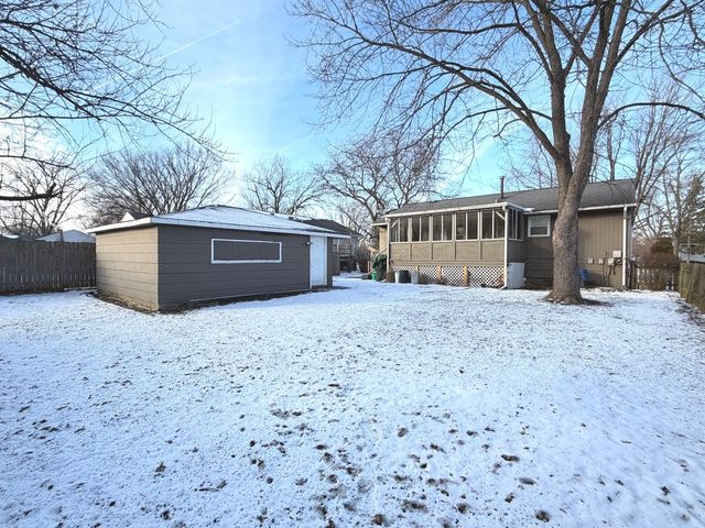 450 E Mulberry Court, Glenwood, IL 60425