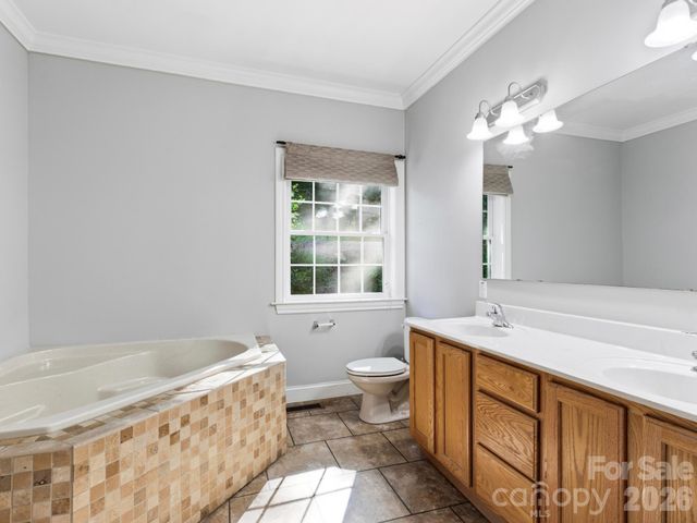 35 Cedar Farm Road, Asheville, NC 28803