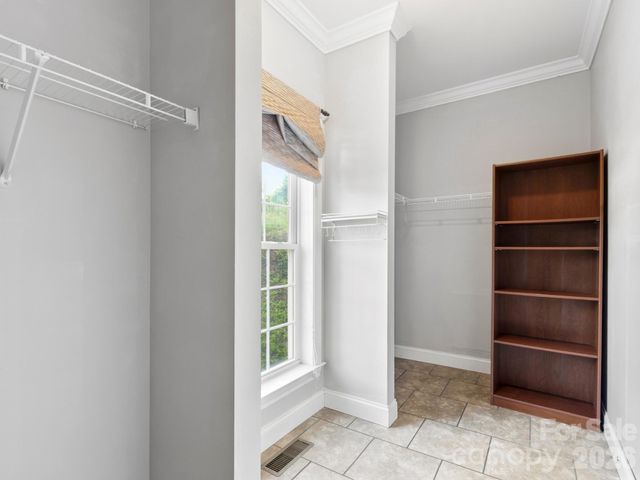 35 Cedar Farm Road, Asheville, NC 28803