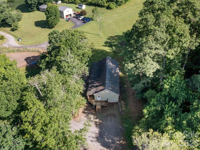 35 Cedar Farm Road, Asheville, NC 28803