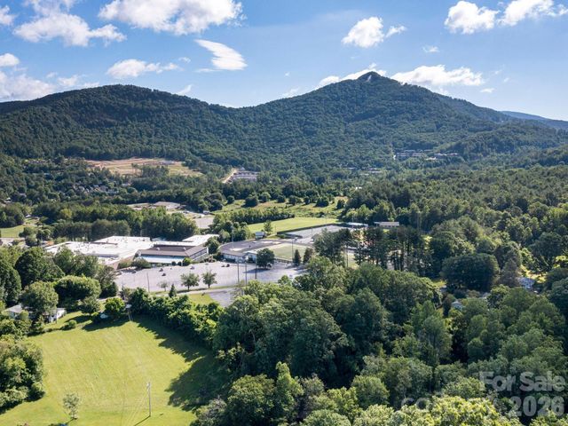 35 Cedar Farm Road, Asheville, NC 28803