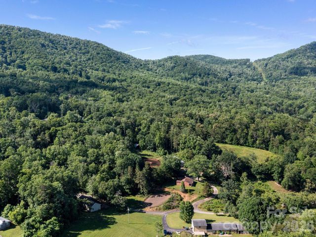 35 Cedar Farm Road, Asheville, NC 28803
