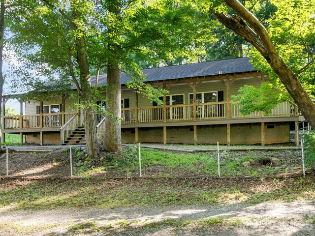 35 Cedar Farm Road, Asheville, NC 28803