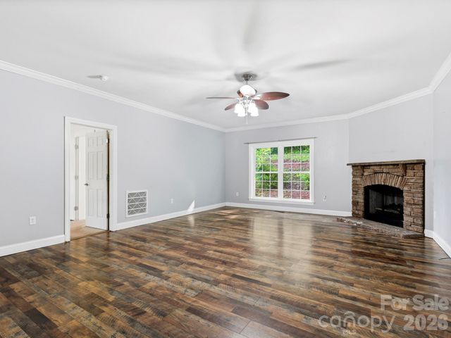 35 Cedar Farm Road, Asheville, NC 28803