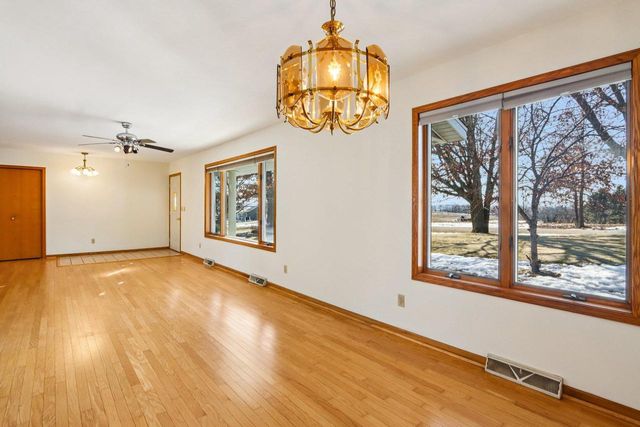 1070 Hageman Road, Belleville, WI 53508