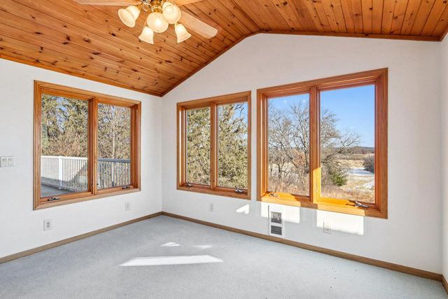 1070 Hageman Road, Belleville, WI 53508