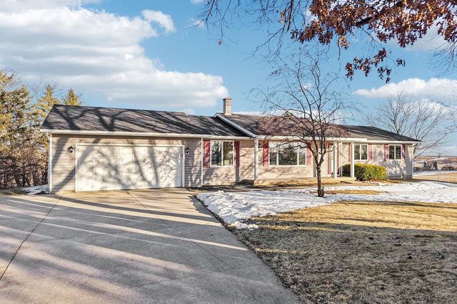 1070 Hageman Road, Belleville, WI 53508