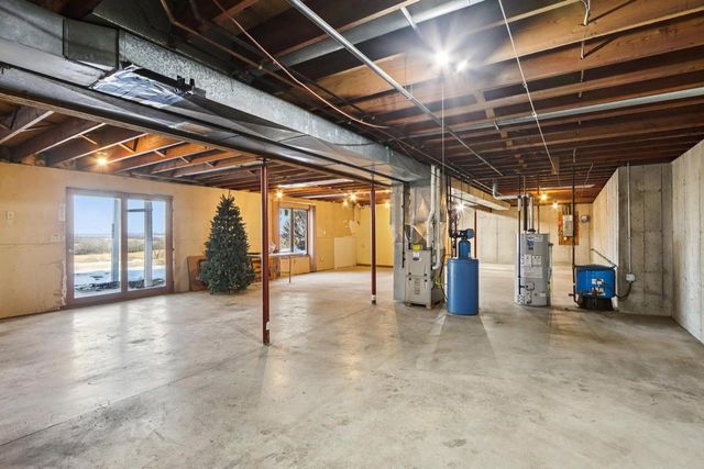 1070 Hageman Road, Belleville, WI 53508