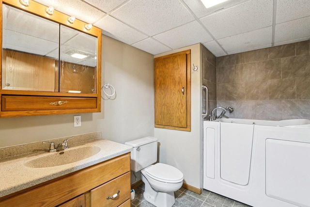 1070 Hageman Road, Belleville, WI 53508