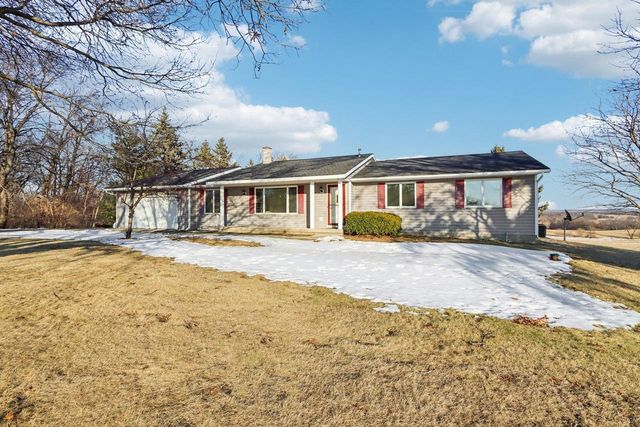 1070 Hageman Road, Belleville, WI 53508