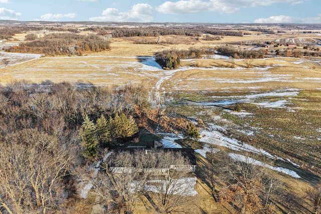 1070 Hageman Road, Belleville, WI 53508