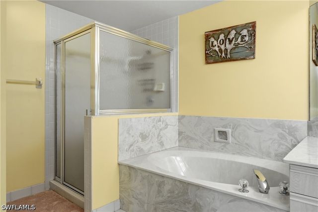 6260 Bellerive AVE 404, Naples, FL 34119