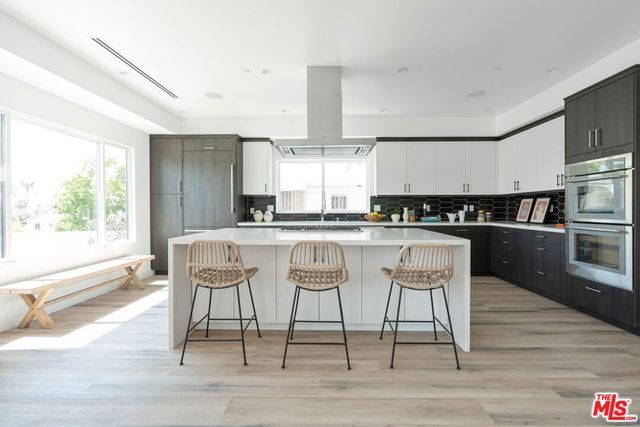 2512 Berkeley Avenue, Los Angeles, CA 90026