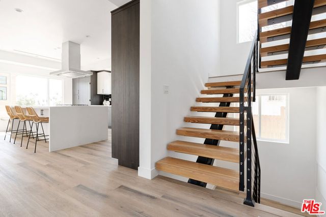 2512 Berkeley Avenue, Los Angeles, CA 90026