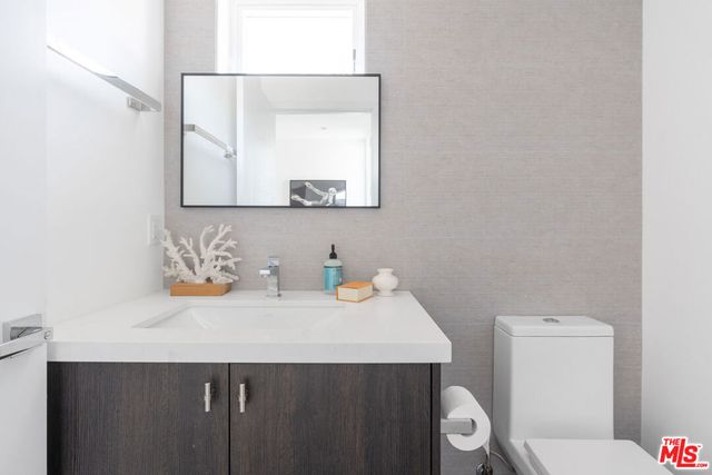 2512 Berkeley Avenue, Los Angeles, CA 90026