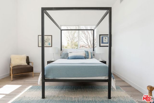 2512 Berkeley Avenue, Los Angeles, CA 90026