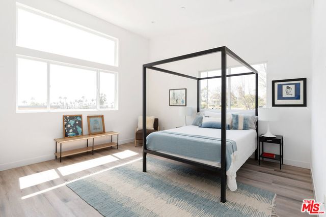 2512 Berkeley Avenue, Los Angeles, CA 90026