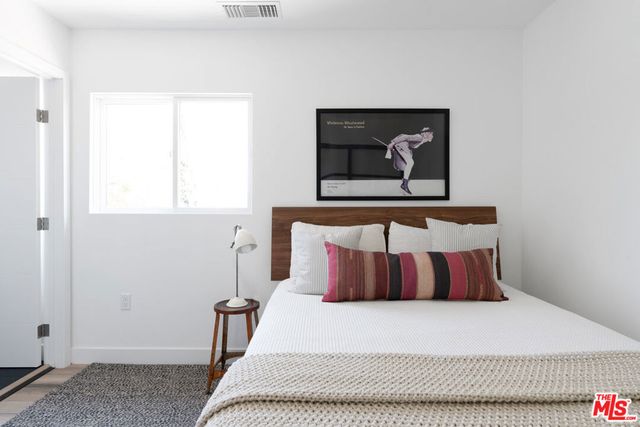 2512 Berkeley Avenue, Los Angeles, CA 90026