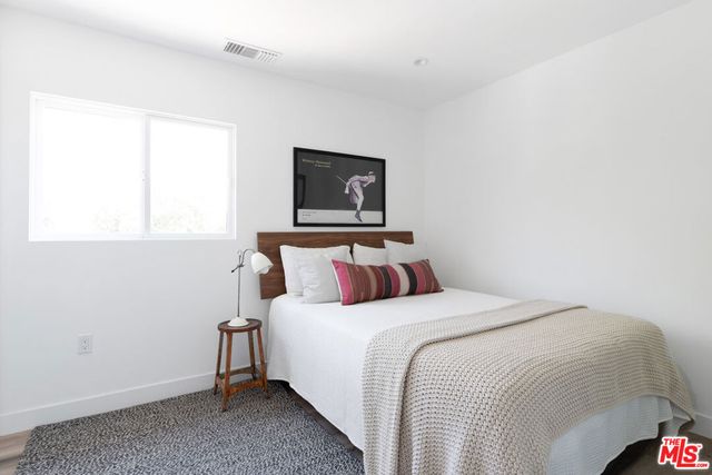 2512 Berkeley Avenue, Los Angeles, CA 90026