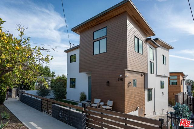 2512 Berkeley Avenue, Los Angeles, CA 90026