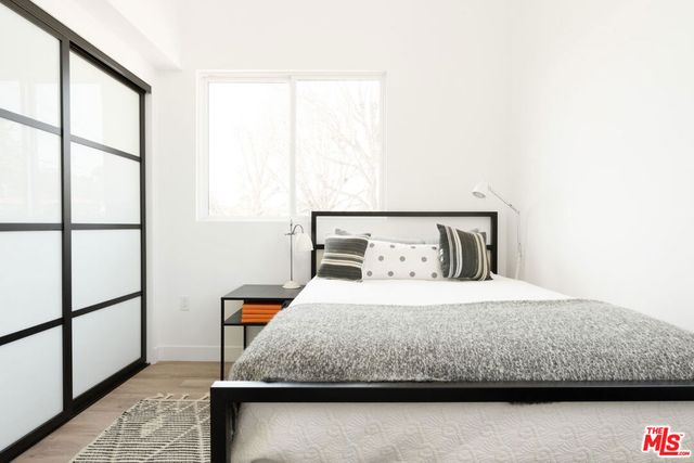 2512 Berkeley Avenue, Los Angeles, CA 90026