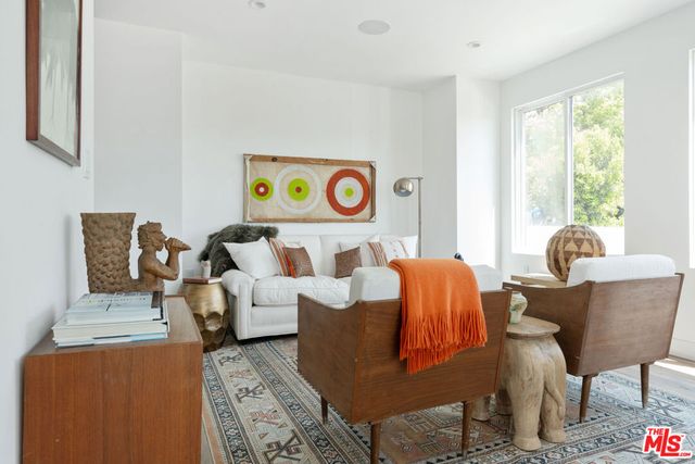 2512 Berkeley Avenue, Los Angeles, CA 90026