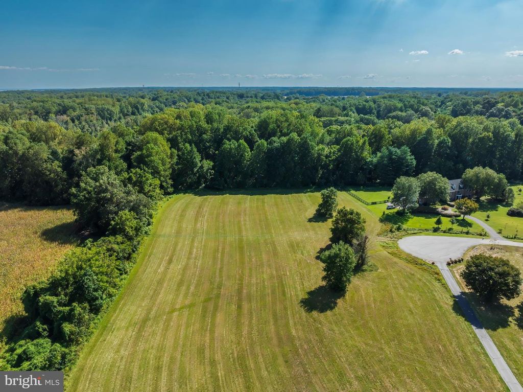 9 SOLITUDE CT, Lothian, MD 20711