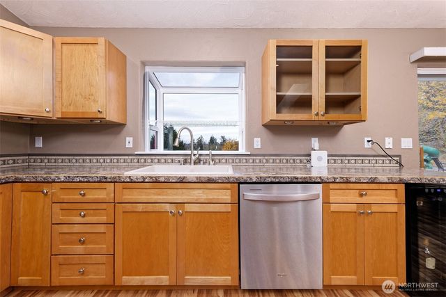 67 E South Island Drive, Shelton, WA 98584