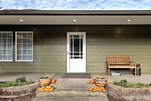 67 E South Island Drive, Shelton, WA 98584