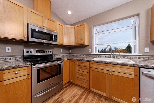 67 E South Island Drive, Shelton, WA 98584