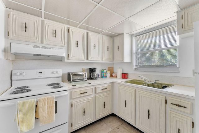 750 Lori Drive 232, Palm Springs, FL 33461