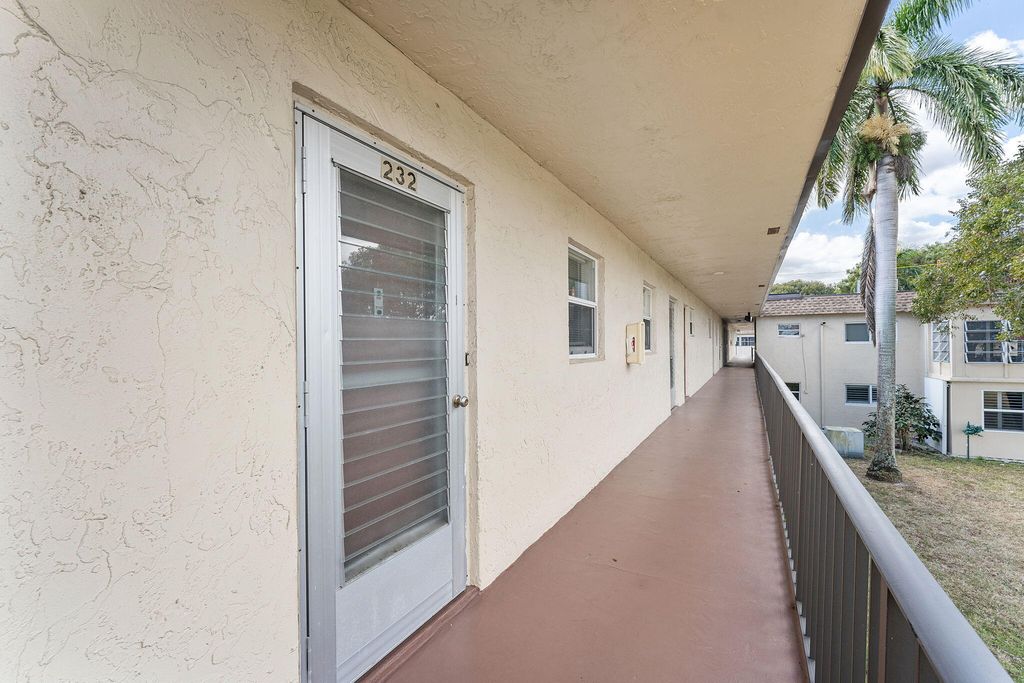 750 Lori Drive 232, Palm Springs, FL 33461