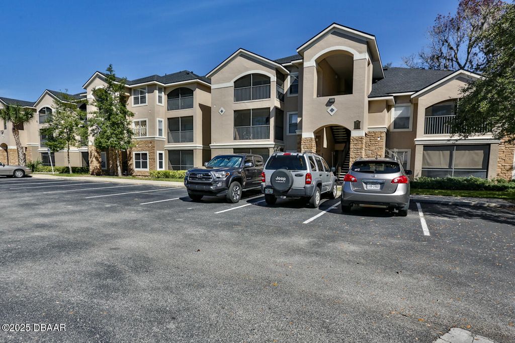 940 Village Trl Unit 6-109, Port Orange, FL 32127