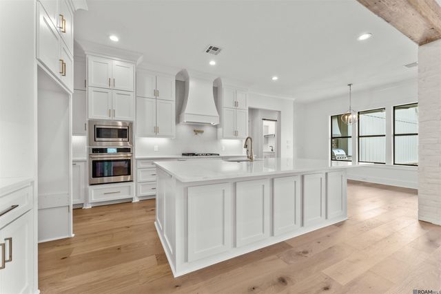 9053 Hillon Hood Rd, Denham Springs, LA 70726