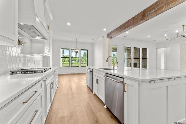 9053 Hillon Hood Rd, Denham Springs, LA 70726